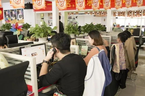 女客服因回怼顾客被开除，法院判决公司赔偿30万